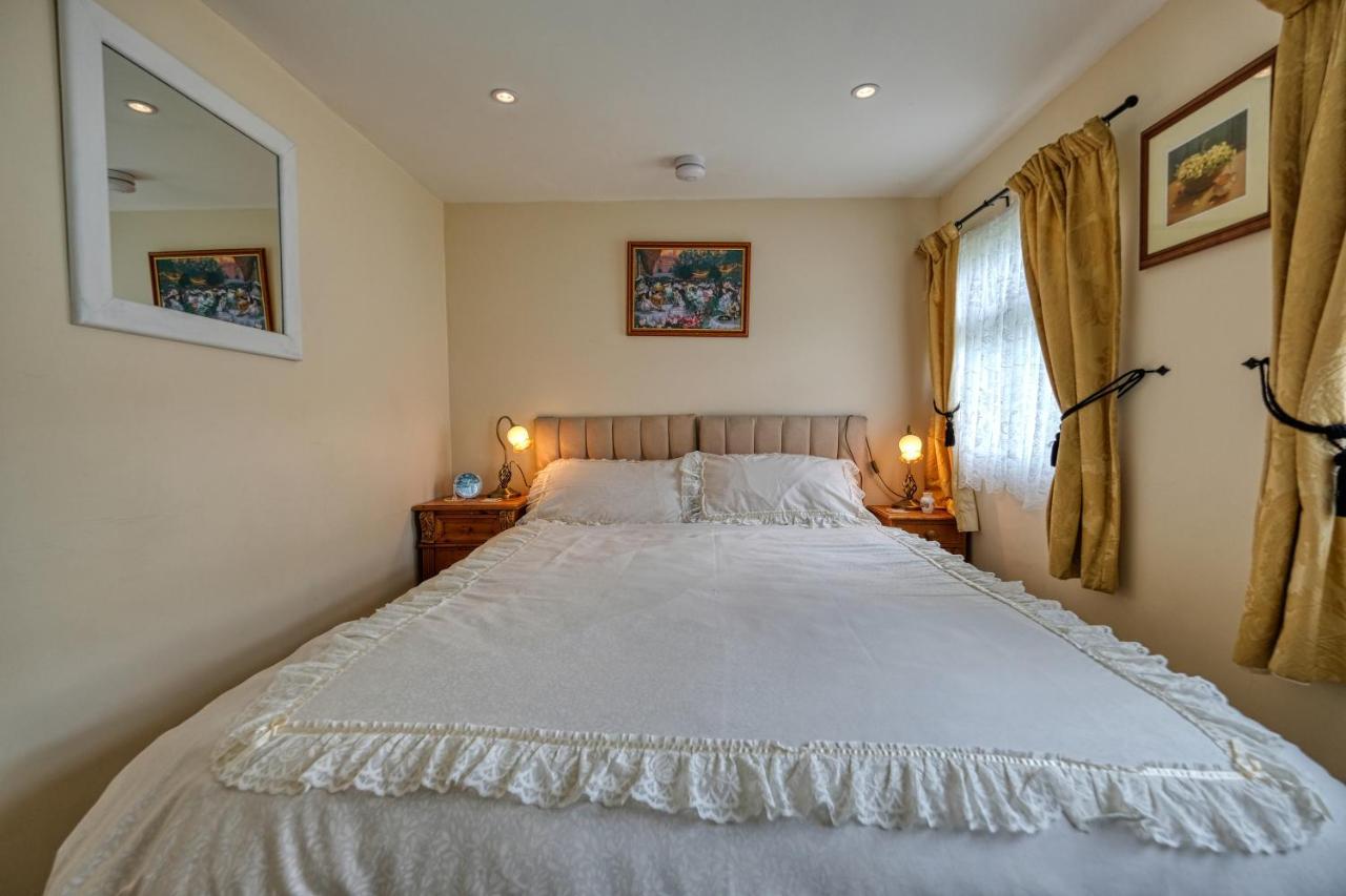 מונדסלי Two Hoots Chalet מראה חיצוני תמונה